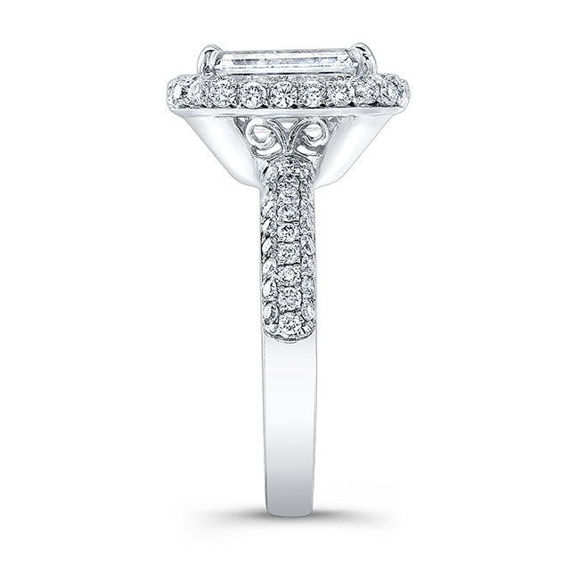 Classic Style Halo Diamond Engagement Ring