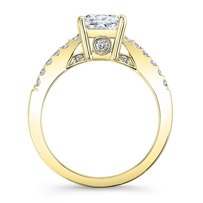 Classic Style Diamond Engagement Ring